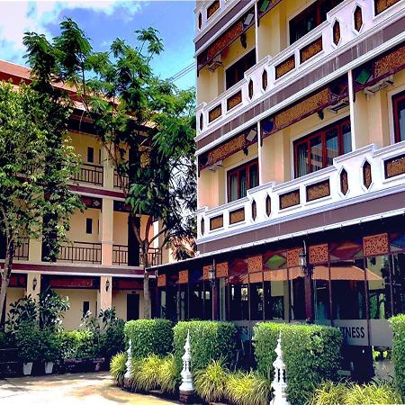I Boutique Hotel Pluakdeng Kültér fotó